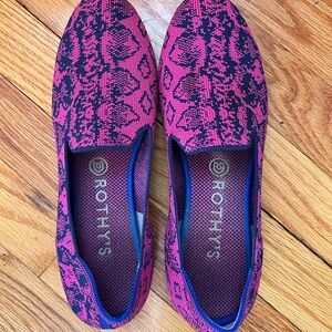 Retired print Snakeskin Rothy’s Pink & Navy Size 9